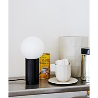 Turn On Bordlampe Sort