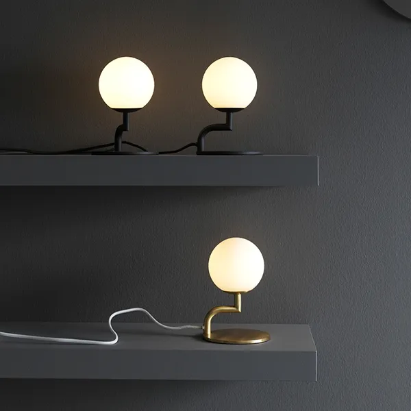 MOBIL Bordlampe Messing/Opal
