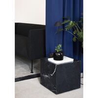 Mesa de Centro con Zócalo , Mármol Cúbico Marquina