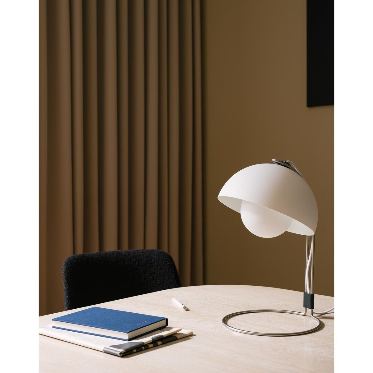 Flowerpot VP4 Bordlampe Matt Hvit