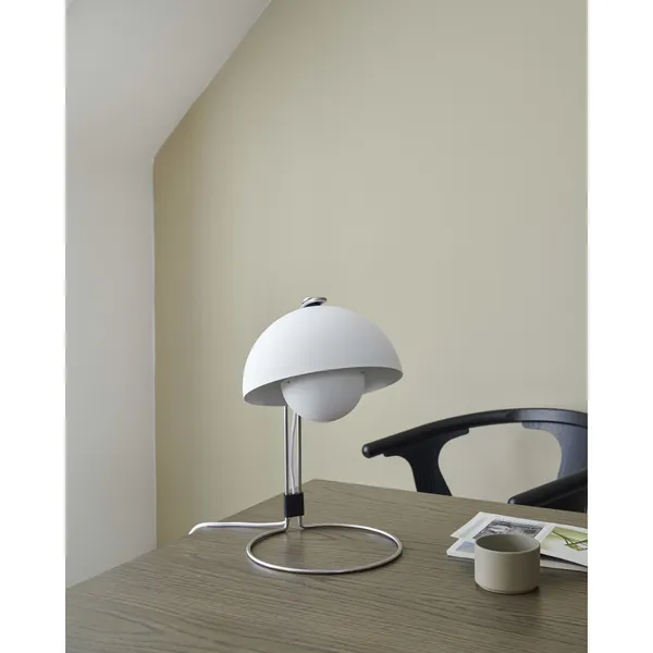 Flowerpot VP4 Bordlampe Matt Sort