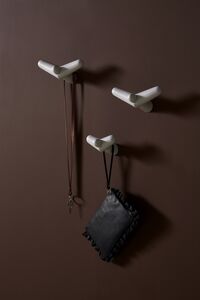 Tail Wing Hook Medium Eg