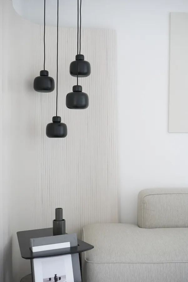 Stone Pendant Small Black
