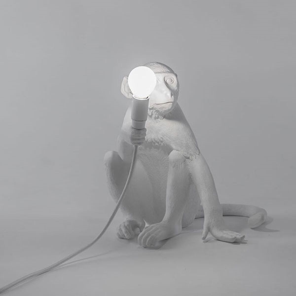 Monkey Sitting Tischlampe Weiß