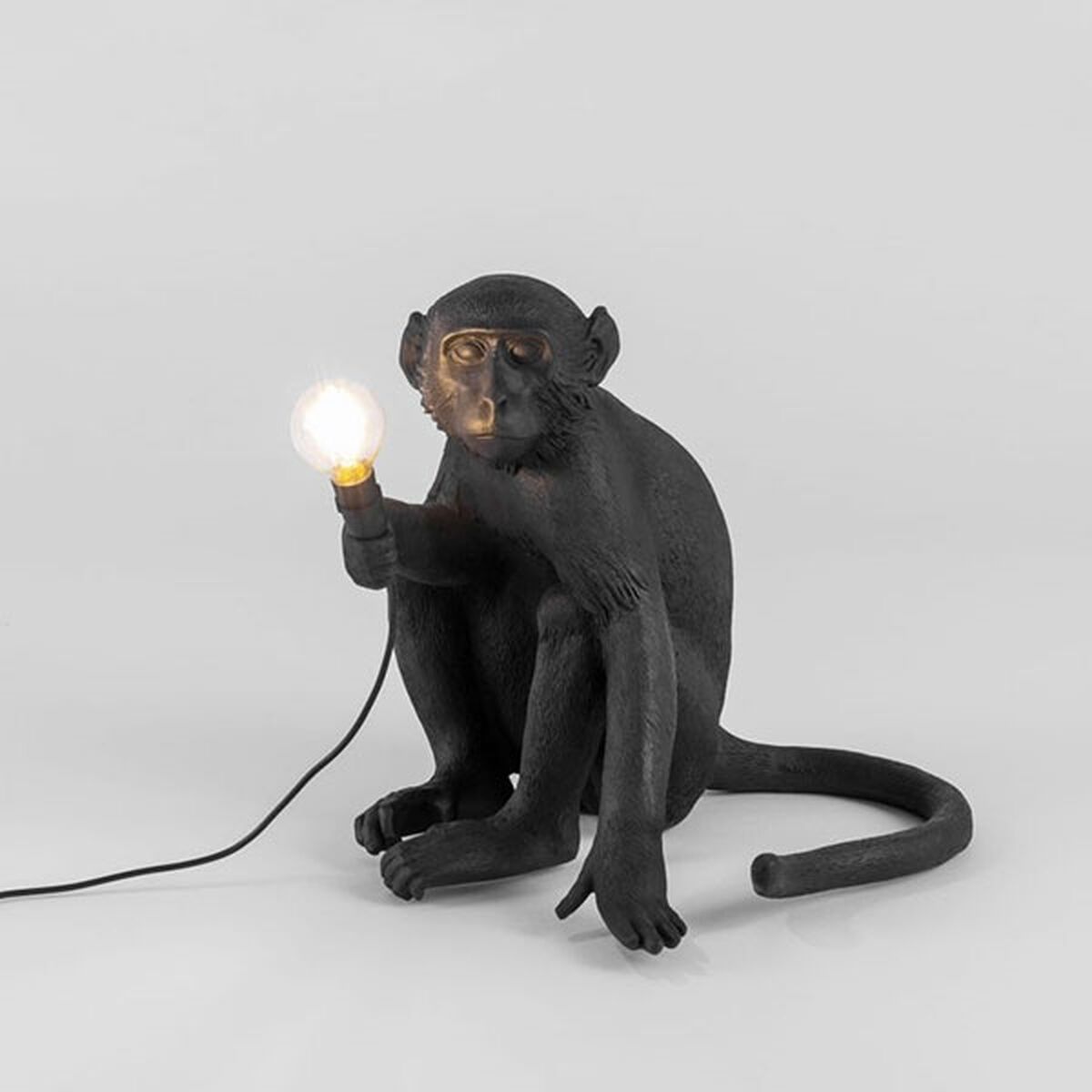 Monkey-istuinpöytälamppu, Musta Ulkona