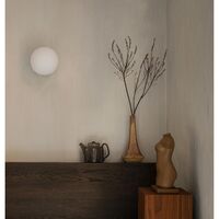 TR Vegglampe Sort Matt Opalglass