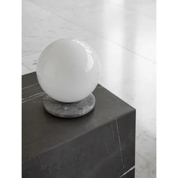 TR Vegglampe Sort Matt Opalglass