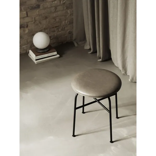 TR Vegglampe Sort Matt Opalglass
