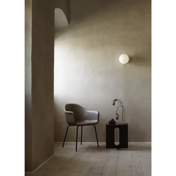 TR Vegglampe Sort Matt Opalglass
