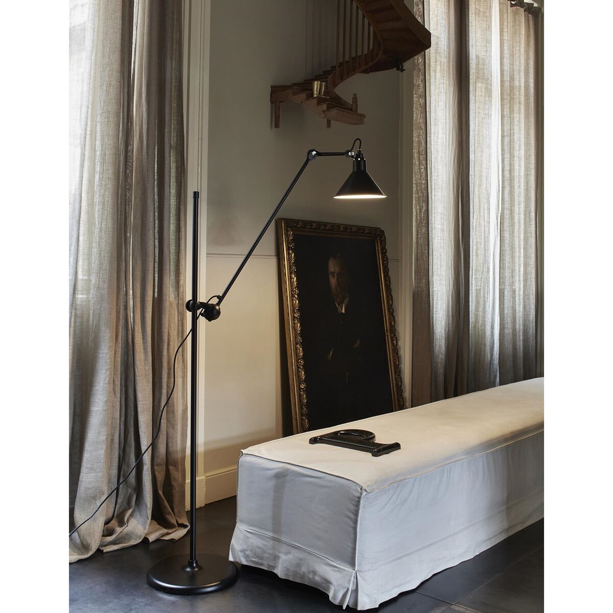 N215 Lampadaire Noir Mat & Chrome