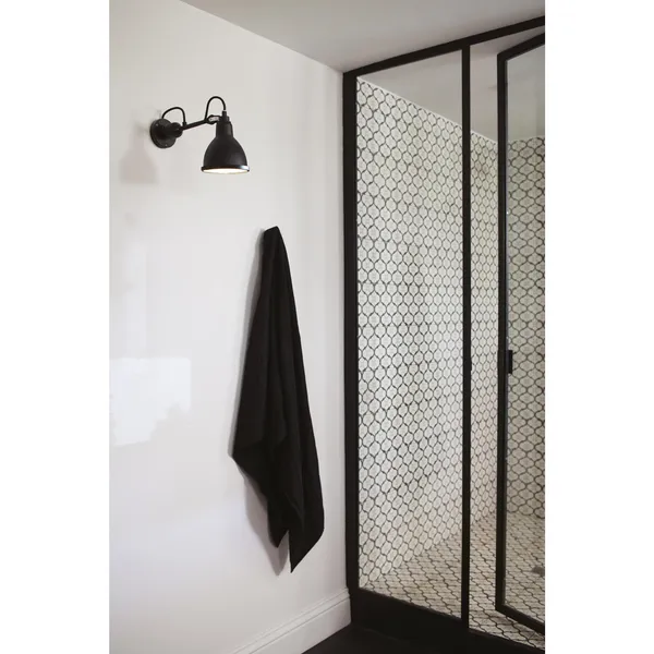 N304 Vegglampe Baderom Matt Sort