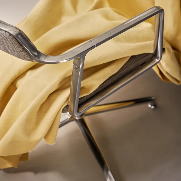 453 Mesura Edition Swivel Chair With Gliders Polished/Yellow