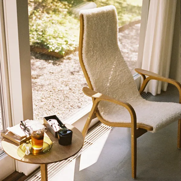 Lamino Footstool Lacquered Beech/Moonlight/Sheepskin