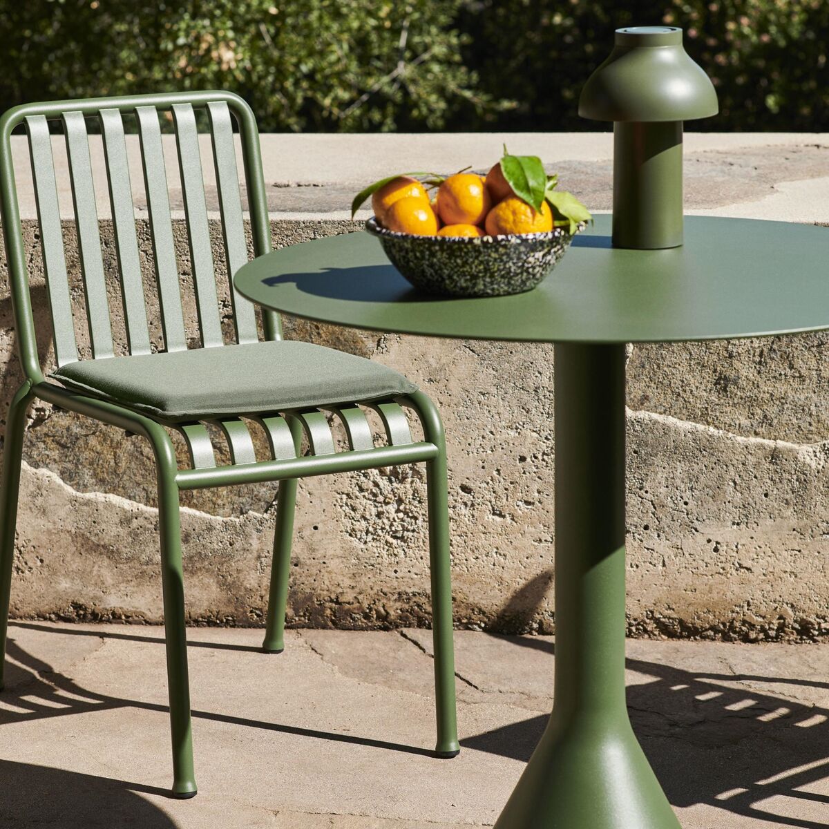 Palissade Cone Tisch Ø70 Olive