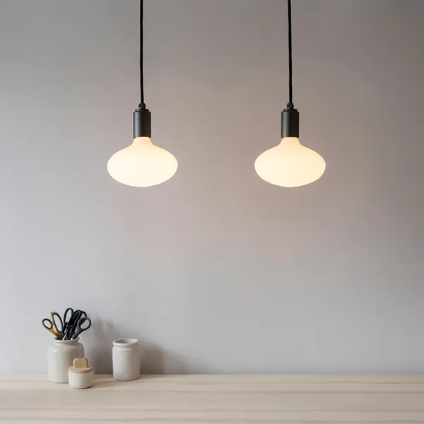 Oval E27 LED-polttimo 6W - Dimmable