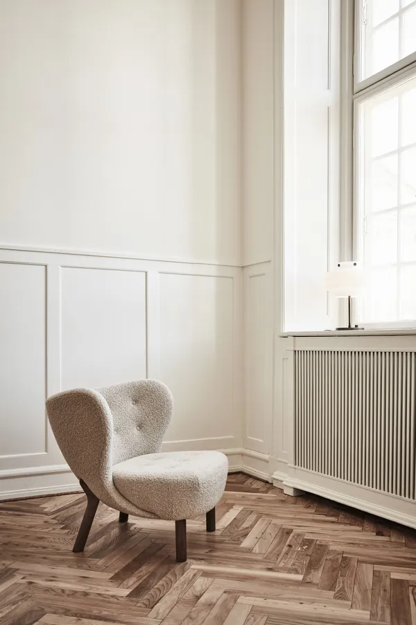 Little Petra VB1 Armchair Karakorum 003/Walnut