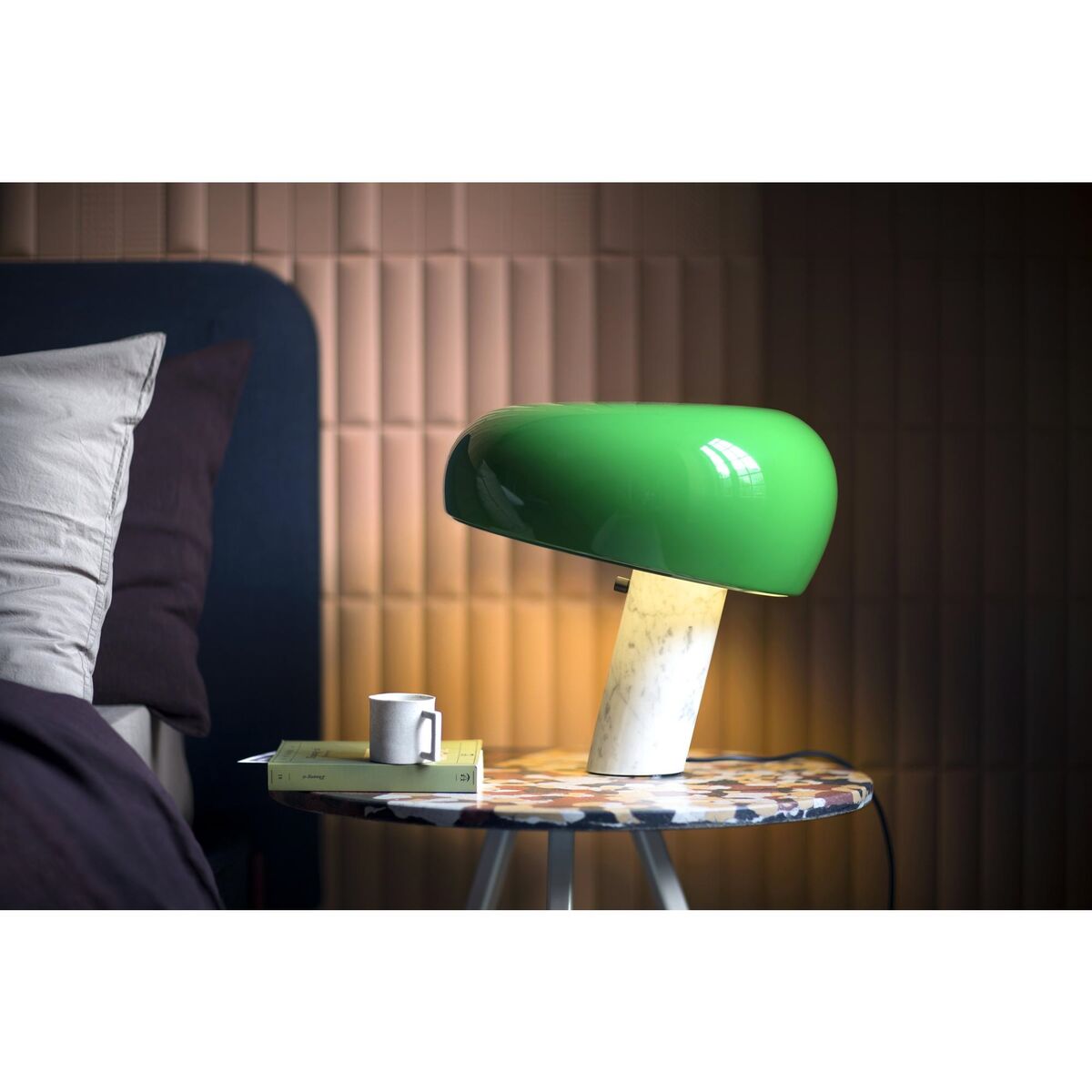 Snoopy Table Lamp White & Green