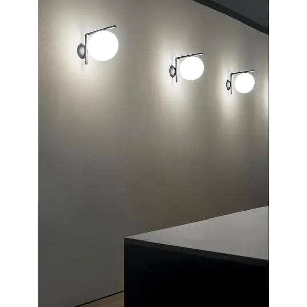 IC C/W 1 Wall Lamp Matt Black