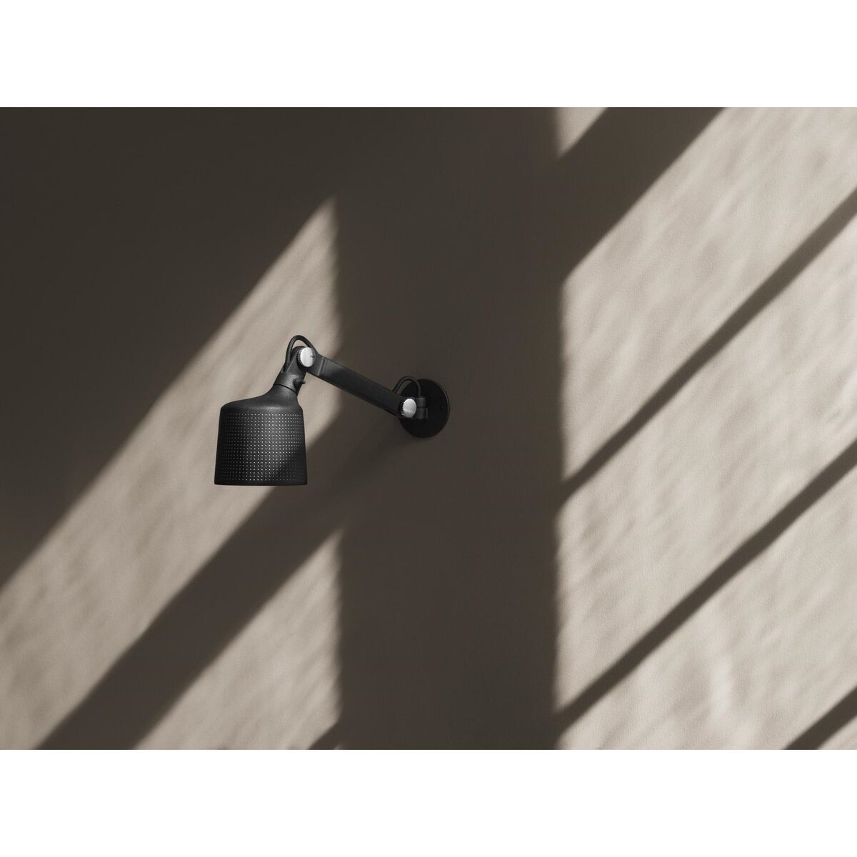 523 Vegglampe Sort Liten