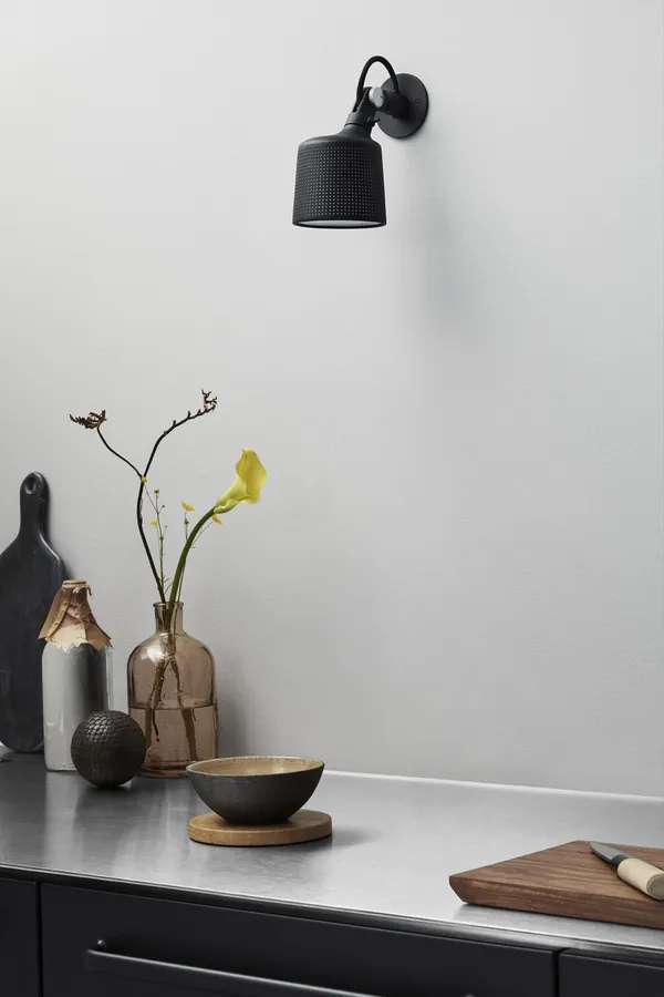 524 Wall Spot Black