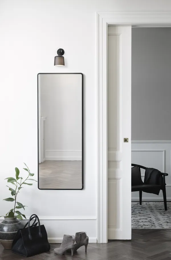 524 Wall Spot Black