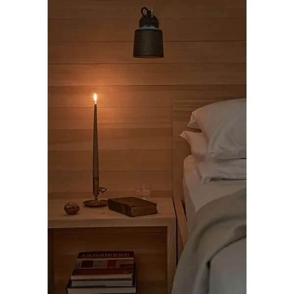524 Wall Spot Black