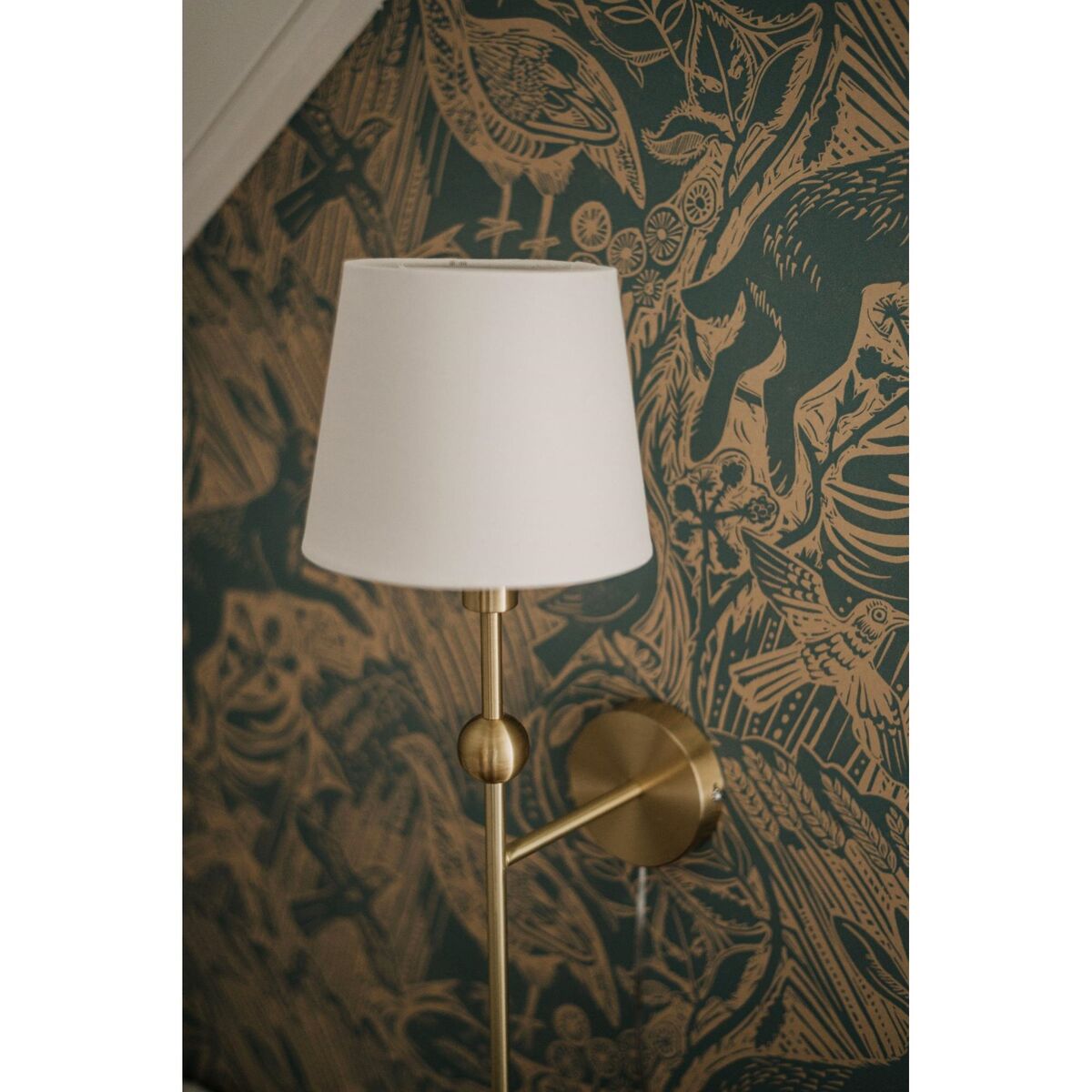 Astrid Wall Lamp Brushed Brass