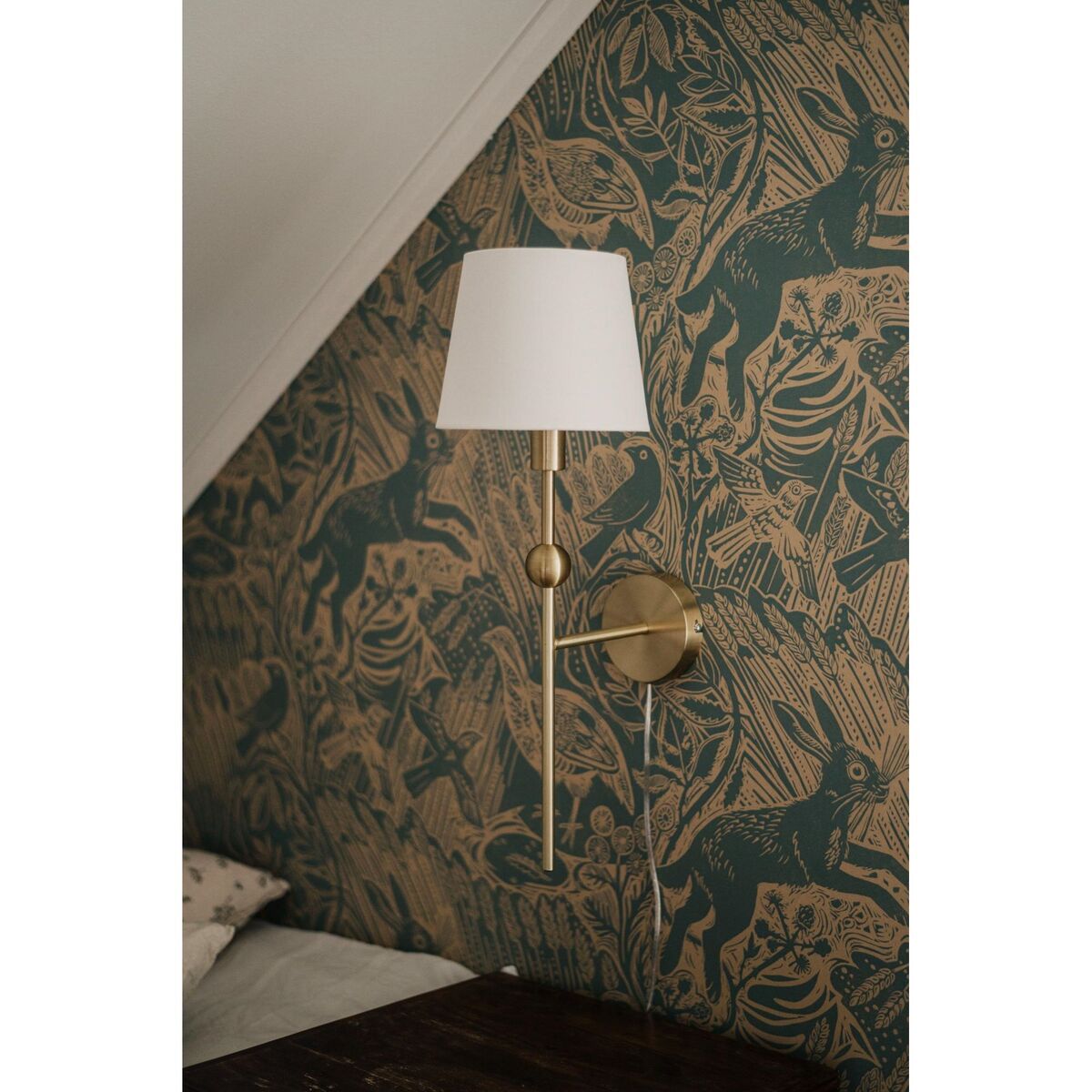 Astrid Wall Lamp Brushed Brass