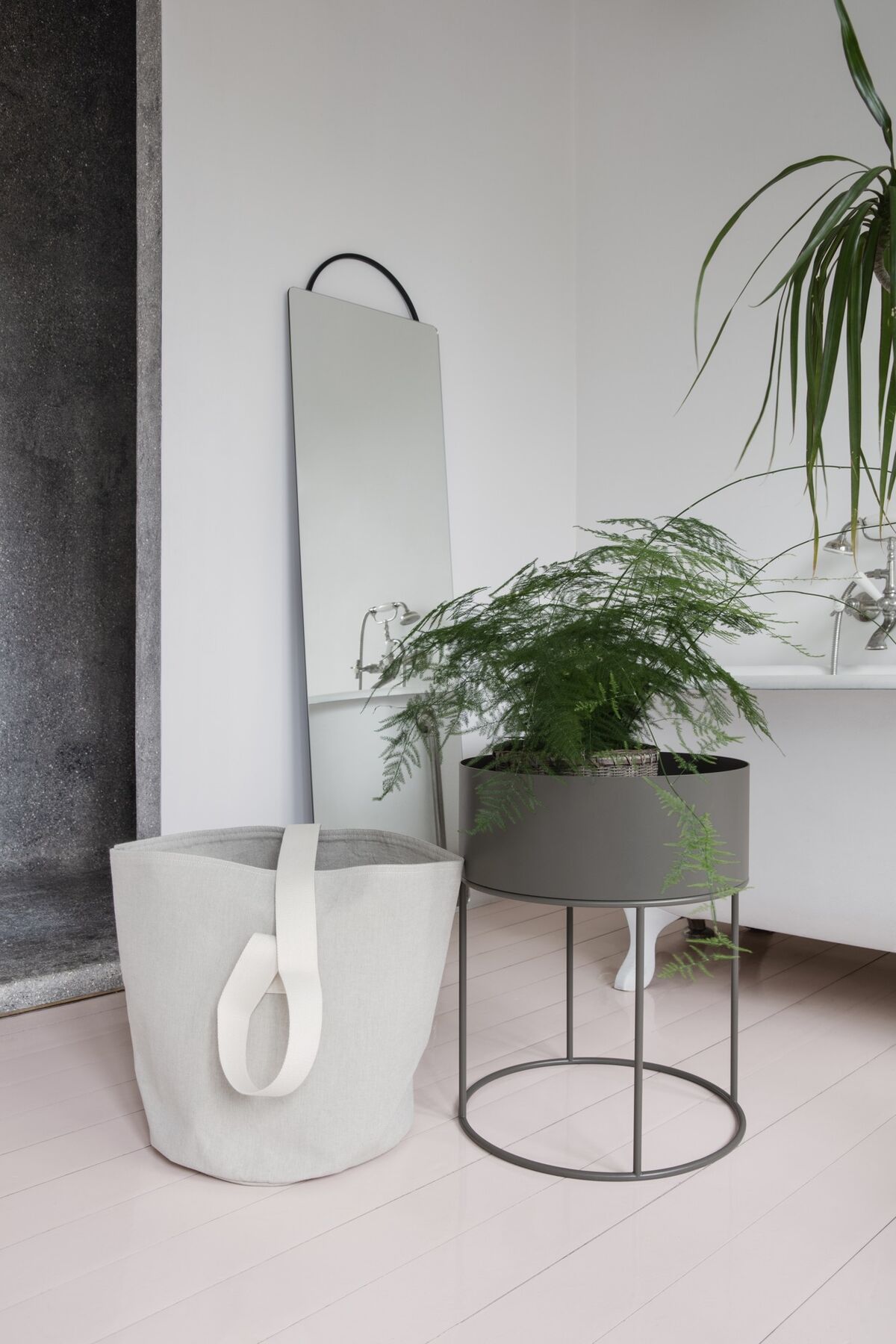 Adorn Mirror Black