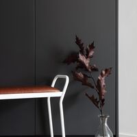 Somebody Hocker Weiß/Cognac