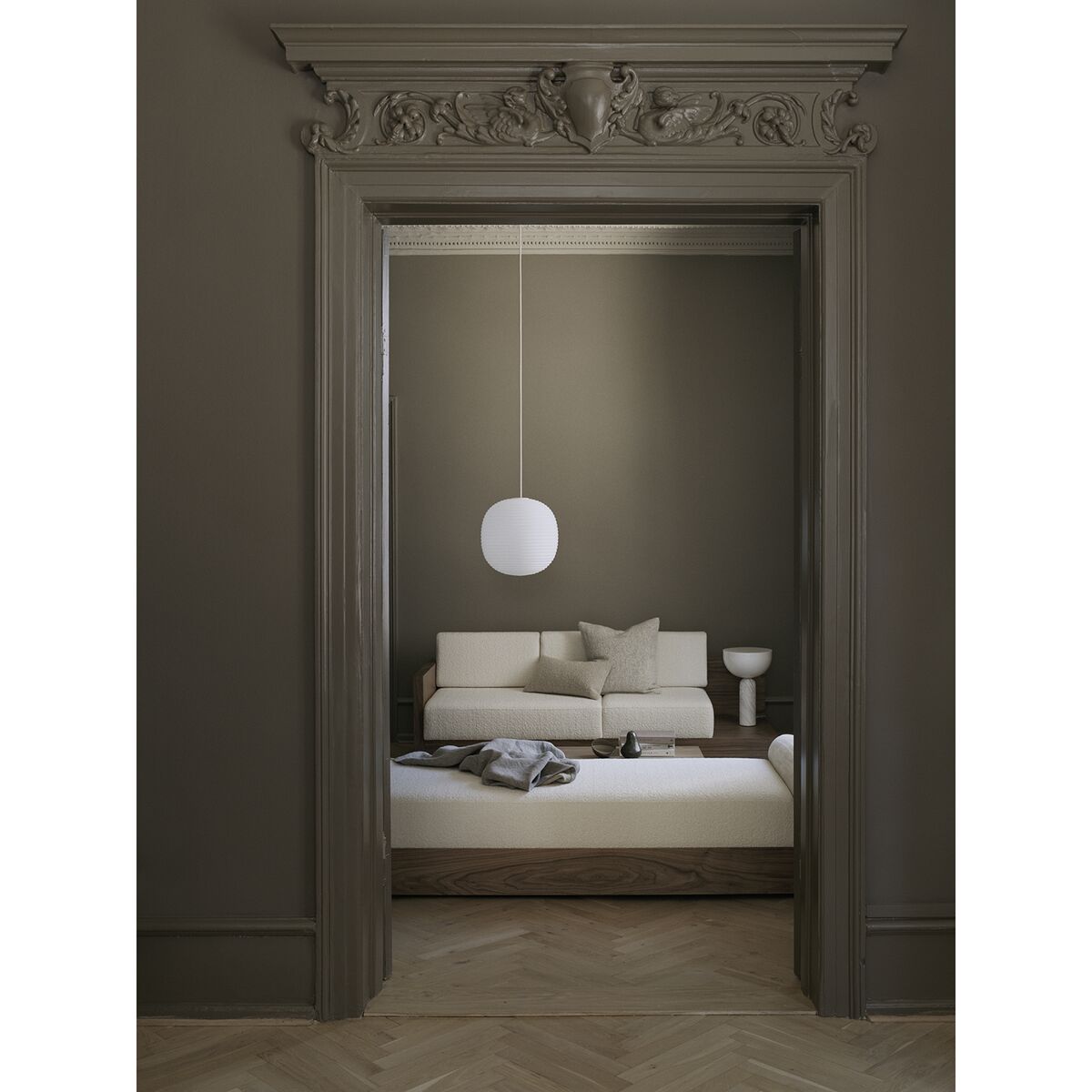 Lantern Lampa Wisząca w Matowym Biały Opal Duży