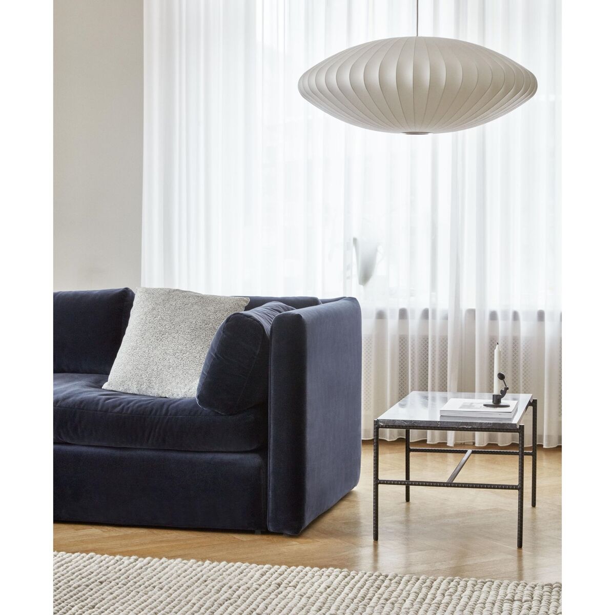 Nelson Saucer Bubble Pendel Middels Off-White