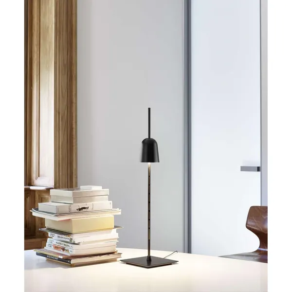 Ascent D78 Bordlampe Sort