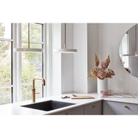 Asteria Mini Pendelleuchte Weiß mit Messing