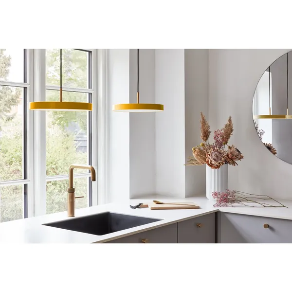 Asteria Mini Pendelleuchte Gelb mit Messing