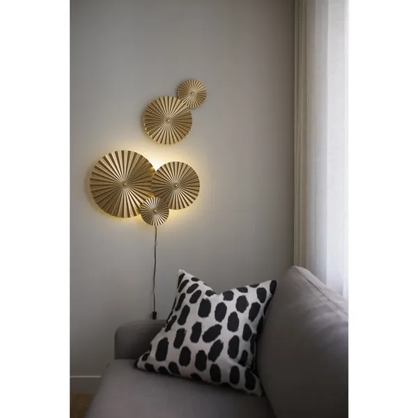 Omega Wall Lamp Gold
