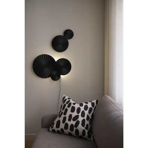 Omega Wall Lamp Black