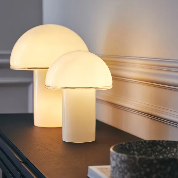 ONFALE Grande Tischlampe Weiß