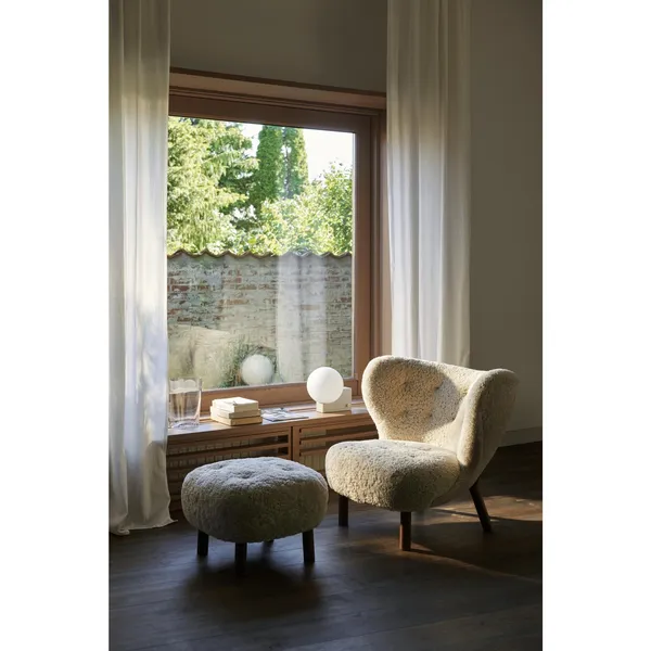 Little Petra VB1 Lounge Chair Sheepskin Moonlight/Oiled Oak