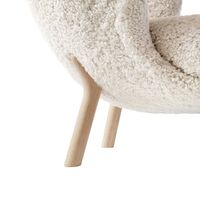 Little Petra VB1 Lounge Chair Sheepskin Moonlight/Oiled Oak Incl. ATD1 Pouf