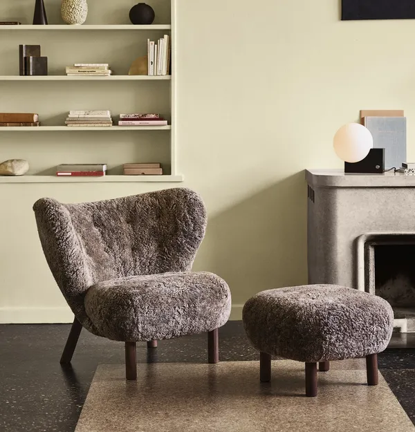 Little Petra VB1 Sessel Schaffell Sahara/Walnuss inkl. ATD1 Hocker
