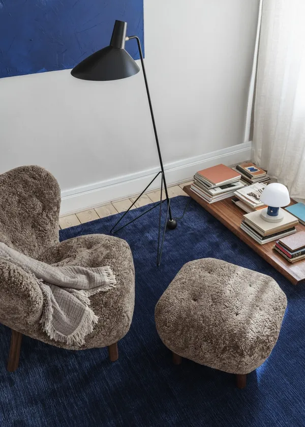 Little Petra VB1 Sessel Schaffell Sahara/Walnuss inkl. ATD1 Hocker