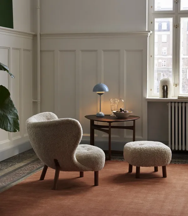Little Petra ATD1 Pouf Sheepskin Moonlight/Walnut
