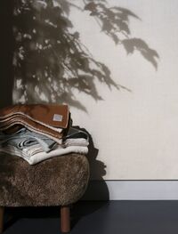 Little Petra ATD1 Pouf Sheepskin Sahara/Walnut