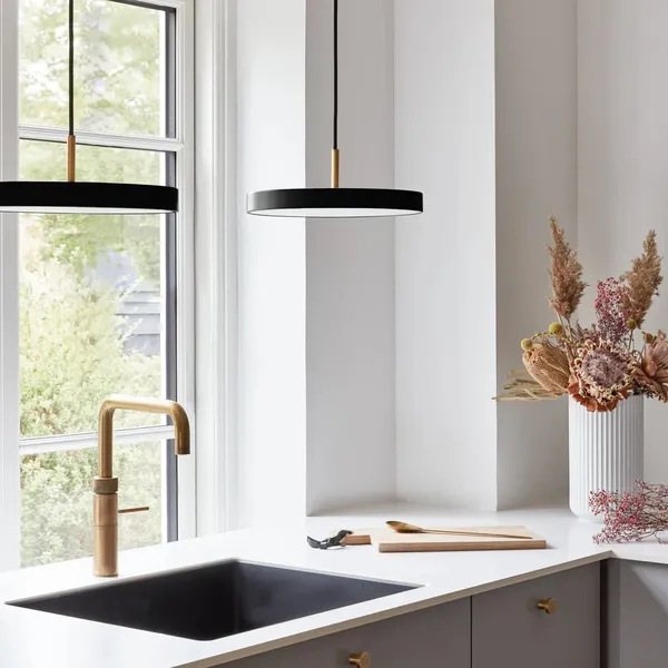 Asteria Pendant Black with Brass Top