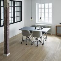 Hyg Office Chair W. Wheels Aluminum/ Black