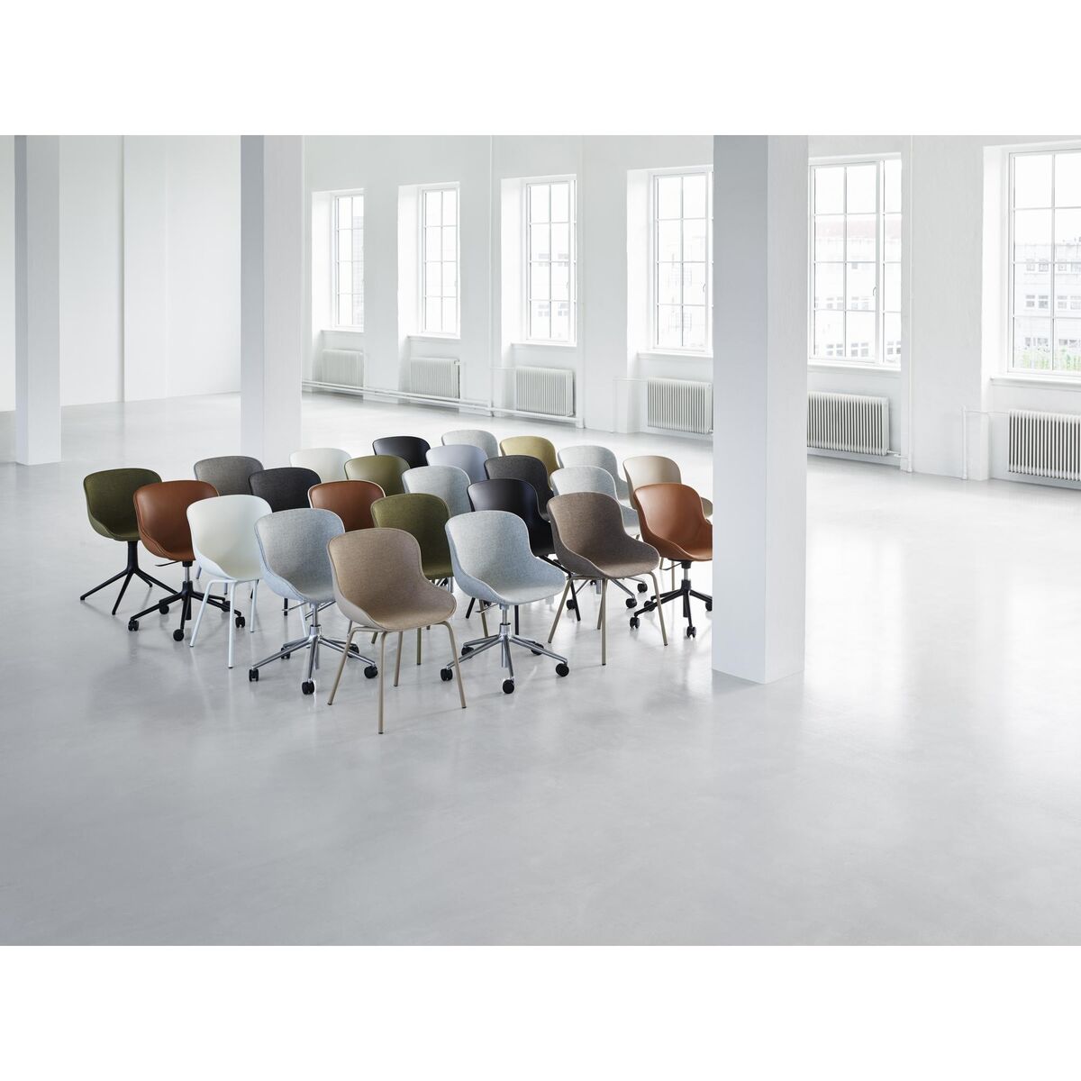 Hyg Office Chair W. Wheels Aluminum/ Black