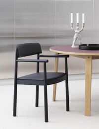 Timb Spisestol med Armlener Sort