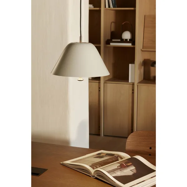 Levitate 28 Pendant Black/ Brass