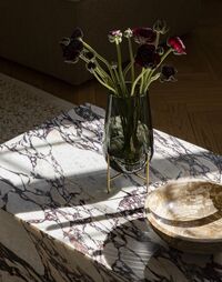 Plinth Couchtisch Niedrig Calacatta Viola Marmor
